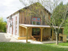 Maison familiale avec piscine privée à Le Buisson-de-Cadouin
